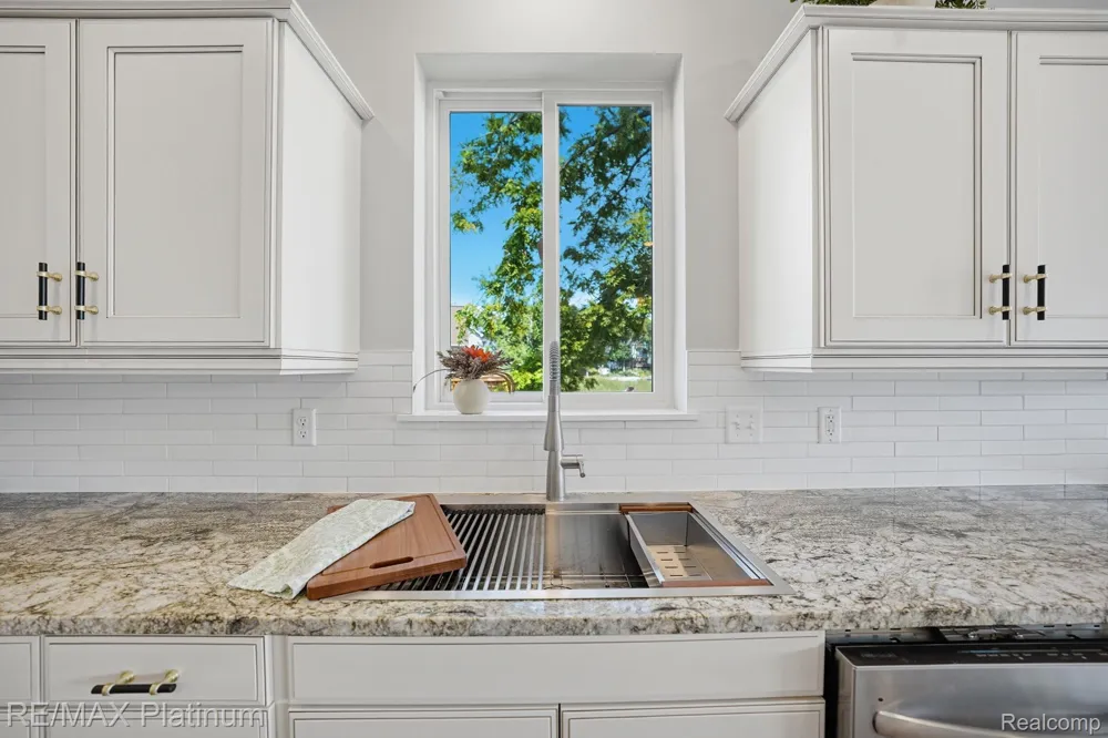 4075 Highcrest Drive Genoa Township, MI 48116