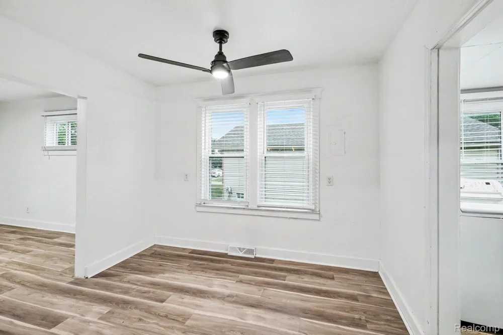 20510 Broadacres Street Clinton Charter Township, MI 48035