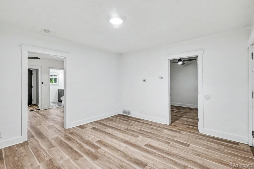 20510 Broadacres Street Clinton Charter Township, MI 48035