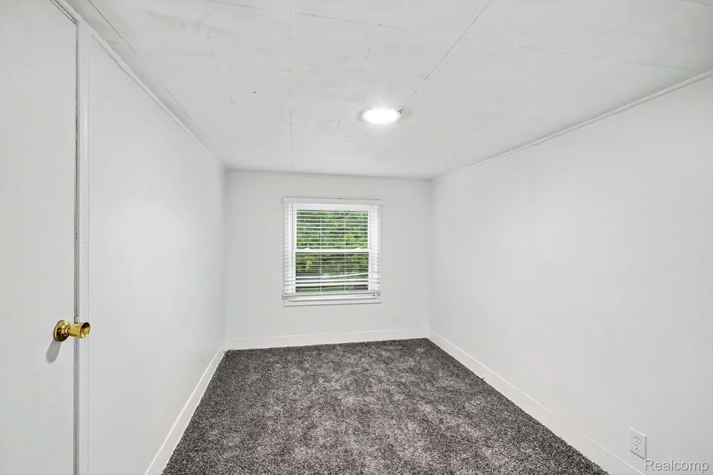20510 Broadacres Street Clinton Charter Township, MI 48035