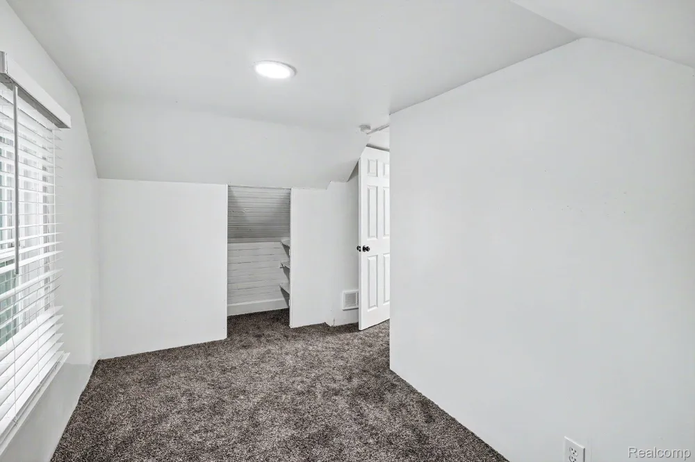 20510 Broadacres Street Clinton Charter Township, MI 48035