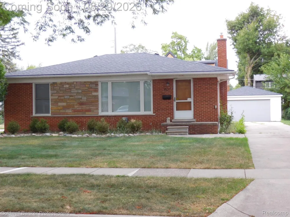 1527 Hazel Birmingham City, MI 48009