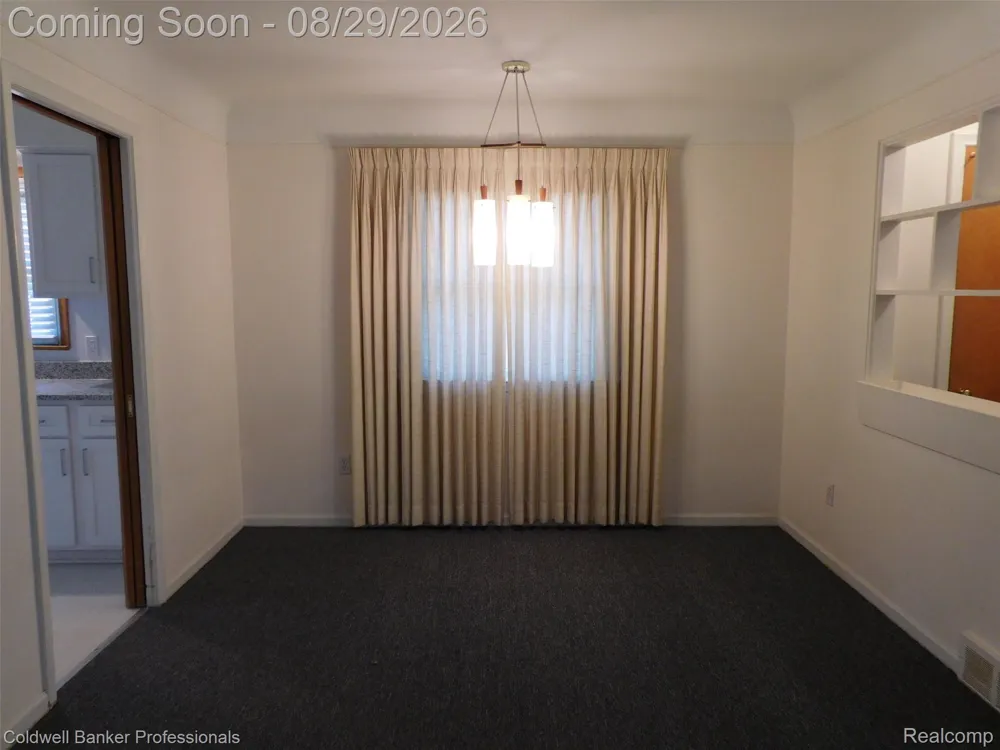 1527 Hazel Birmingham City, MI 48009