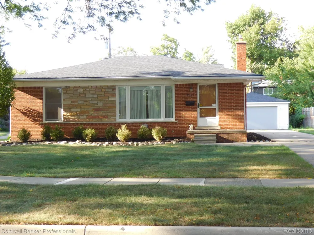 1527 Hazel Birmingham City, MI 48009