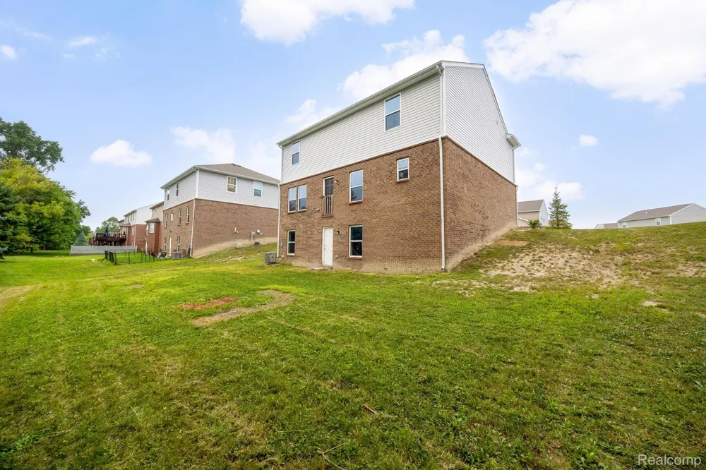 10306 Island Lake Drive Taylor City, MI 48180