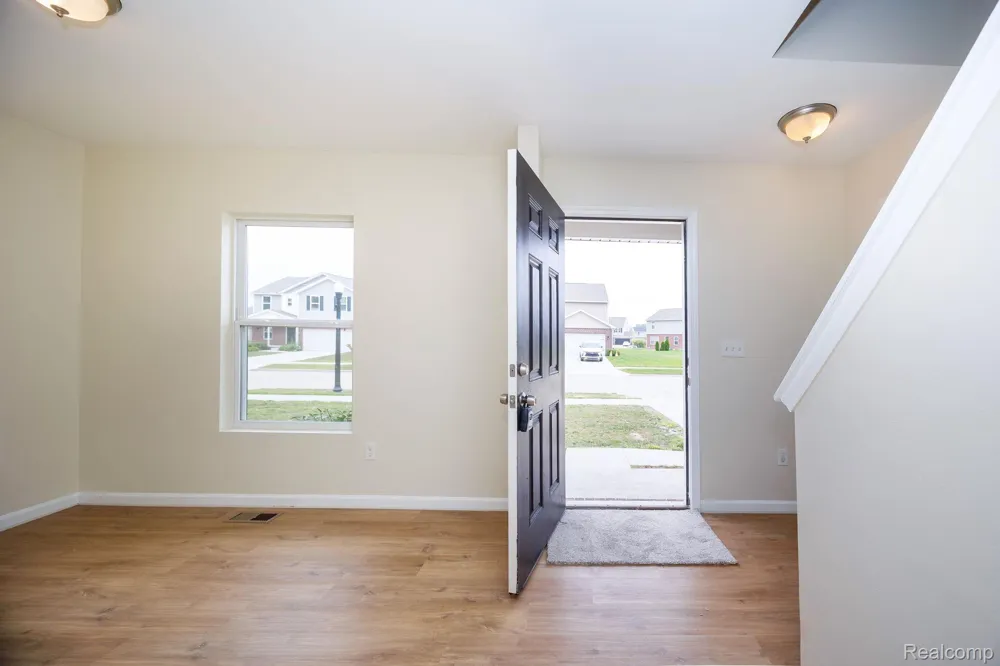 10306 Island Lake Drive Taylor City, MI 48180