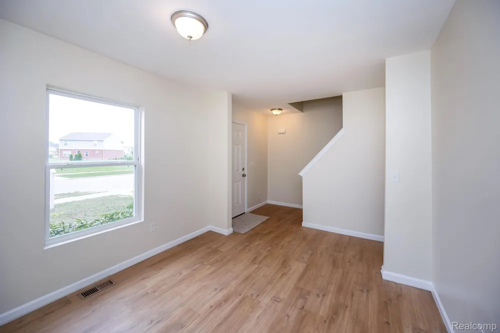 10306 Island Lake Drive Taylor City, MI 48180