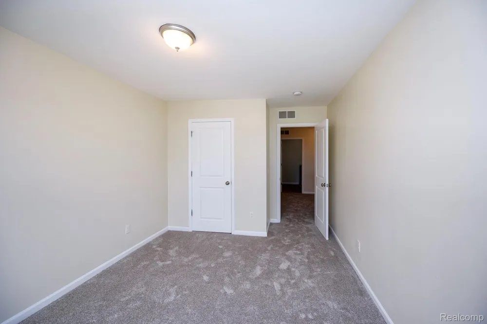 10306 Island Lake Drive Taylor City, MI 48180