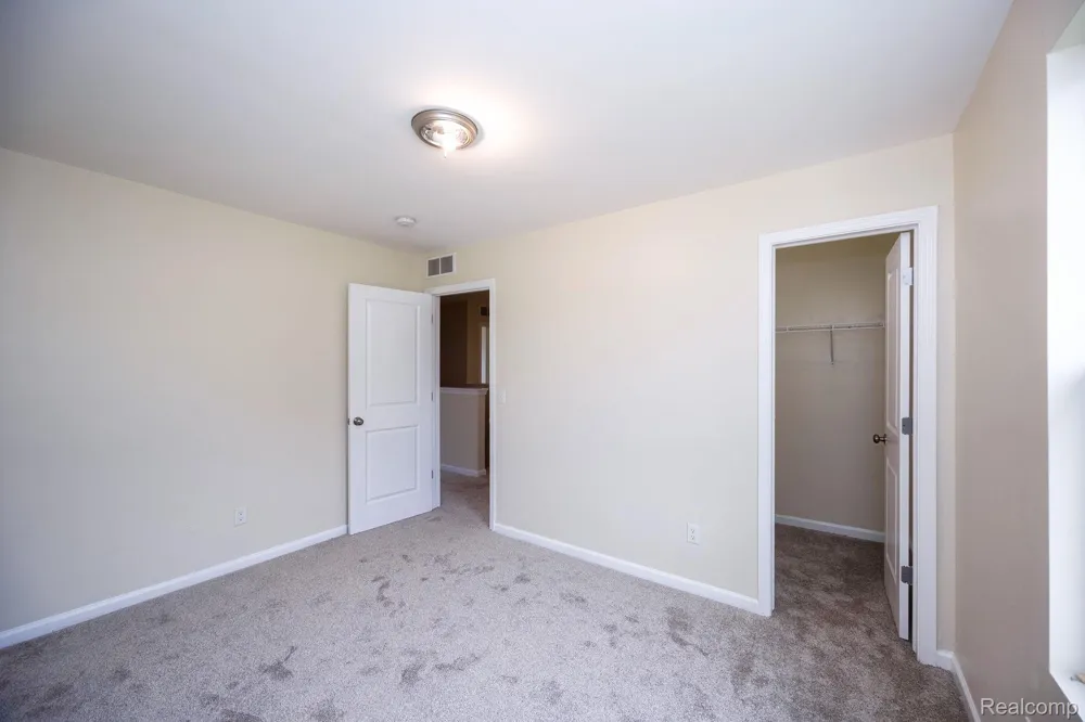 10306 Island Lake Drive Taylor City, MI 48180