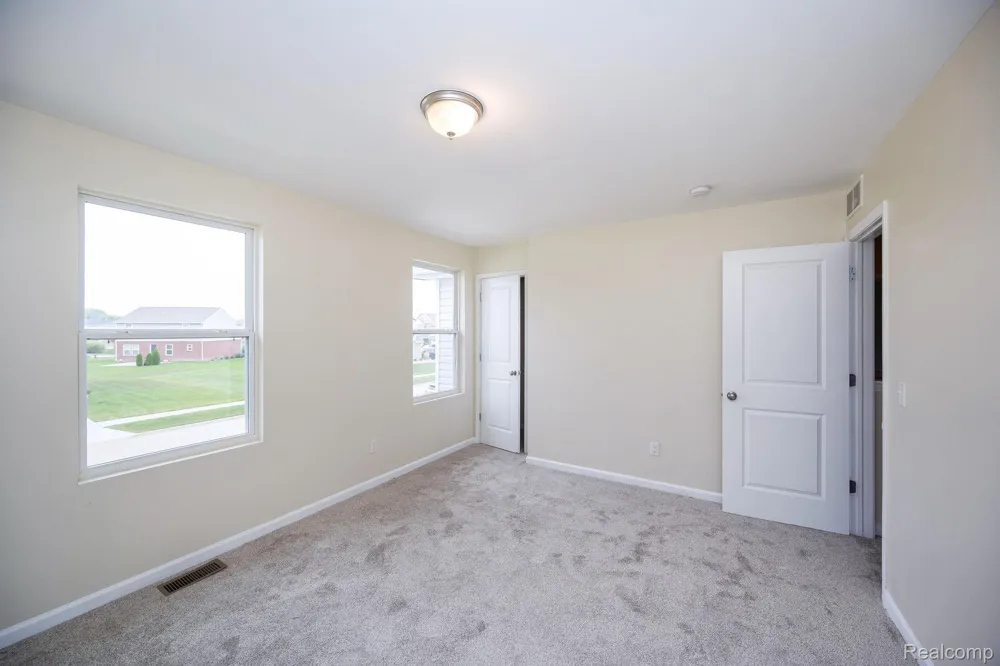 10306 Island Lake Drive Taylor City, MI 48180