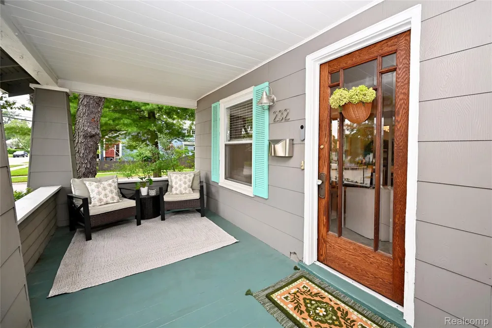 232 W Houstonia Avenue Royal Oak City, MI 48073