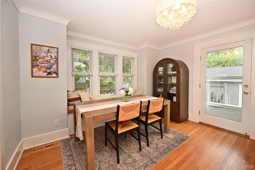 232 W Houstonia Avenue Royal Oak City, MI 48073