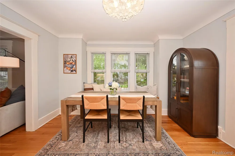232 W Houstonia Avenue Royal Oak City, MI 48073