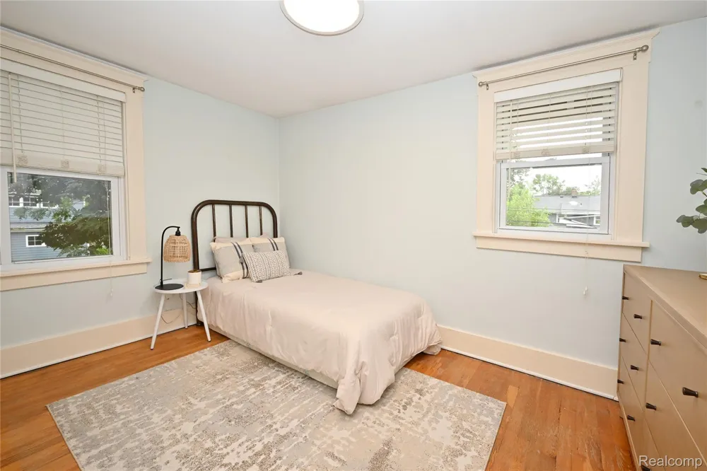 232 W Houstonia Avenue Royal Oak City, MI 48073