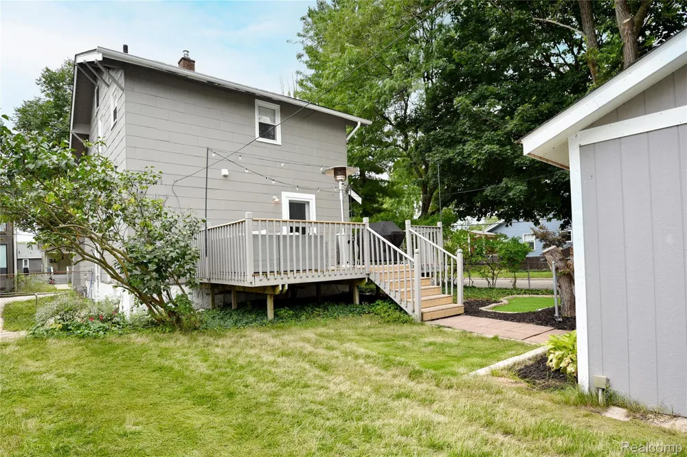 232 W Houstonia Avenue Royal Oak City, MI 48073