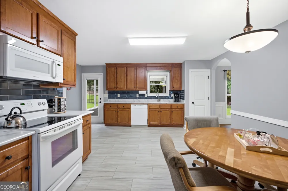 281 Petal Creek LN Jefferson, GA 30549