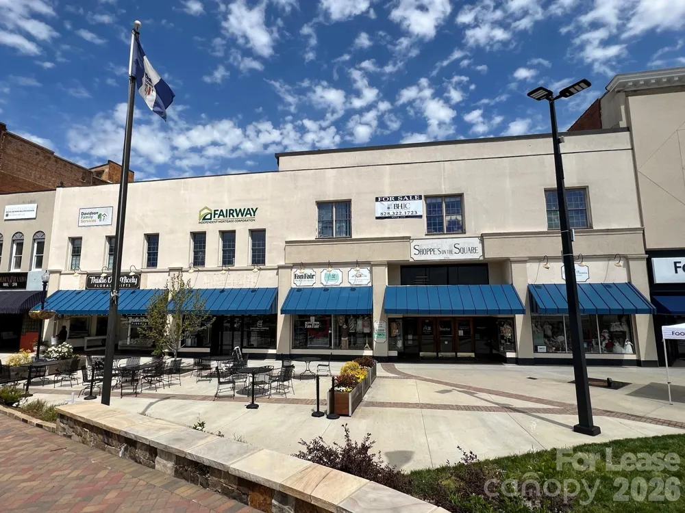 246 Union Square #306 Hickory, NC 28601