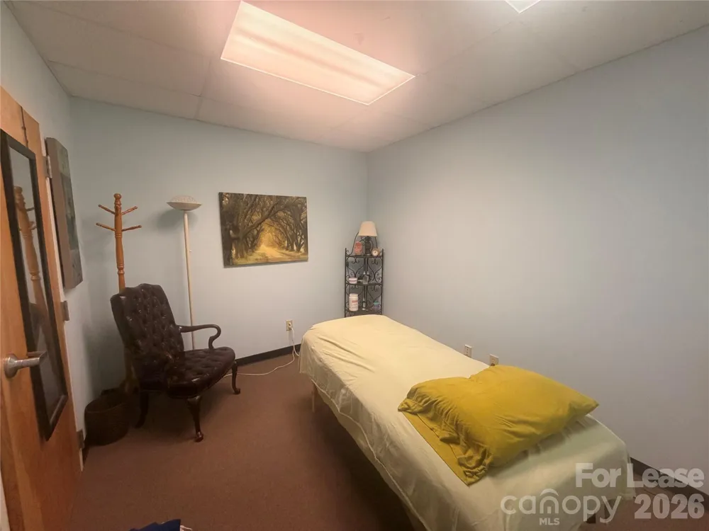 246 Union Square #306 Hickory, NC 28601
