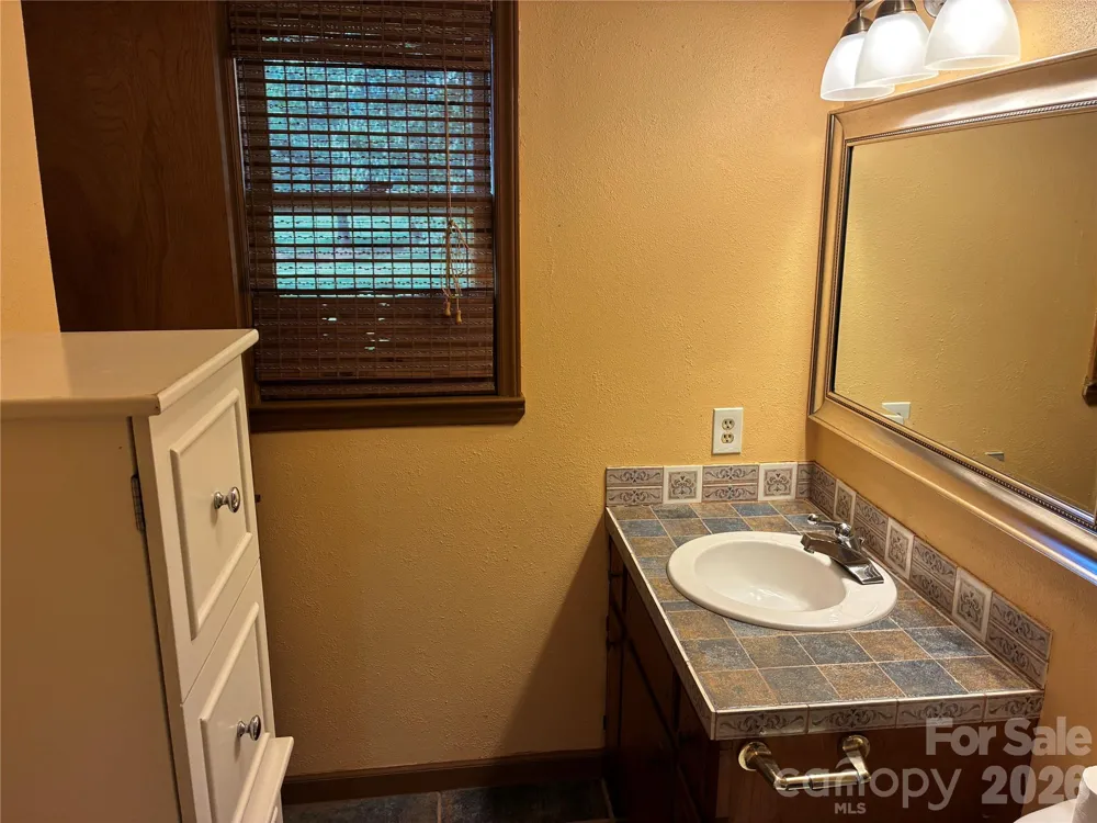 1008 Hopedale Drive Lenoir, NC 28645
