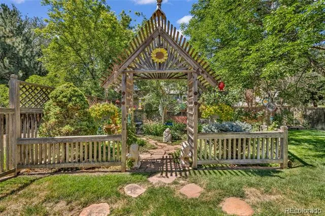 829 Buchanan Lane Longmont, CO 80504