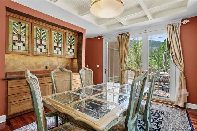 6369 Apache Drive Larkspur, CO 80118