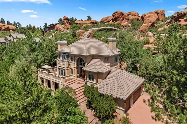 6369 Apache Drive Larkspur, CO 80118