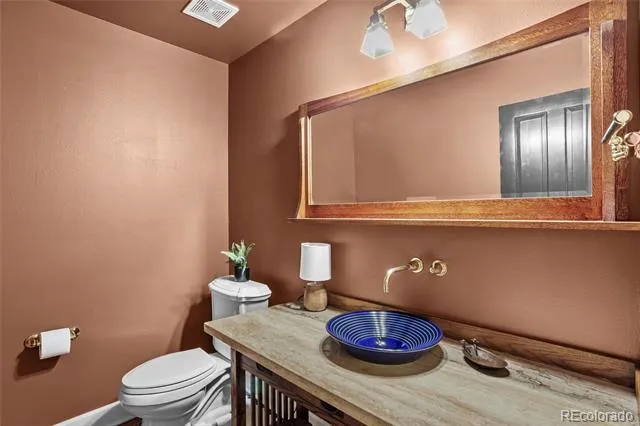 6369 Apache Drive Larkspur, CO 80118