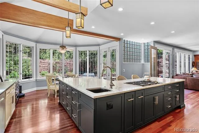 6369 Apache Drive Larkspur, CO 80118