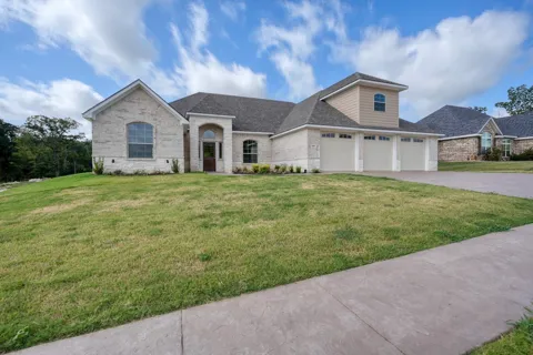 1616 Courtland Lane