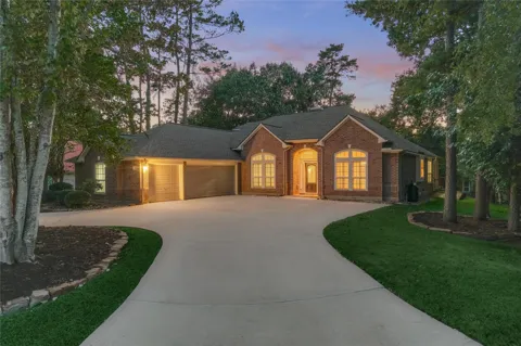 11 Brookwood Court