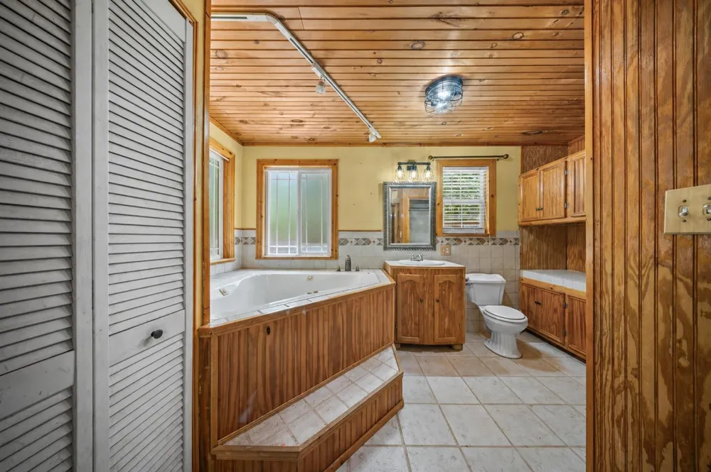 376 County Road 2008 Shelbyville, TX 75973
