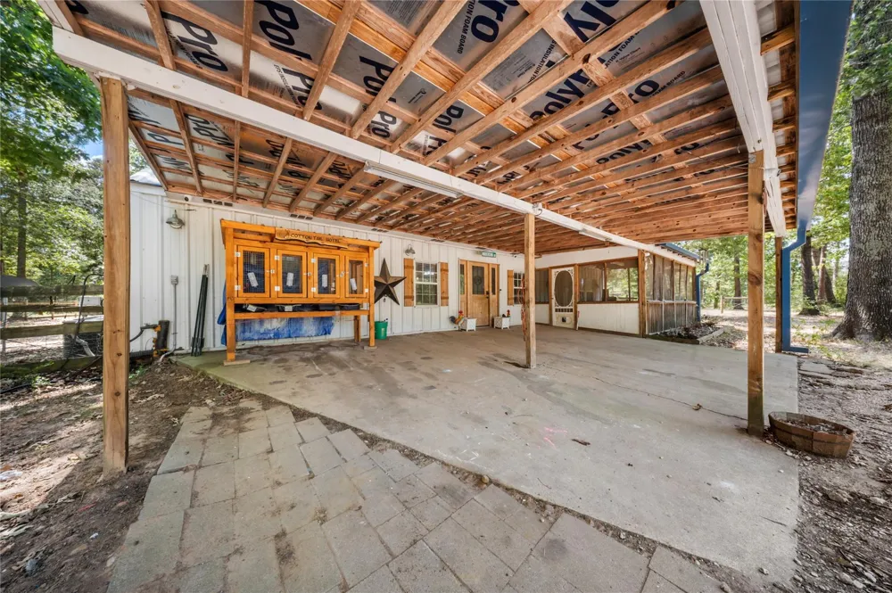 376 County Road 2008 Shelbyville, TX 75973