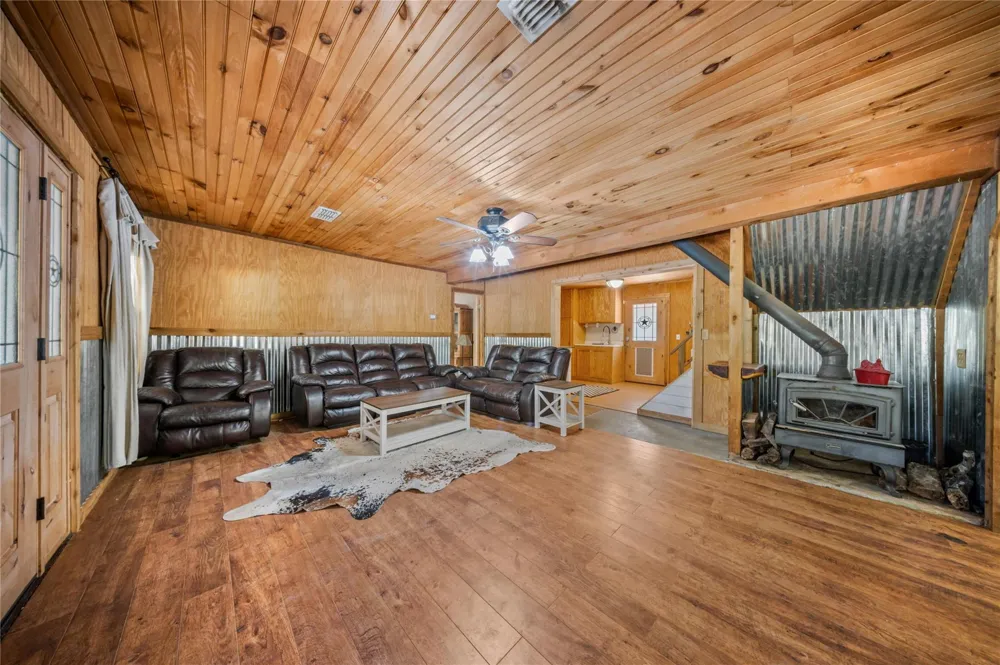 376 County Road 2008 Shelbyville, TX 75973