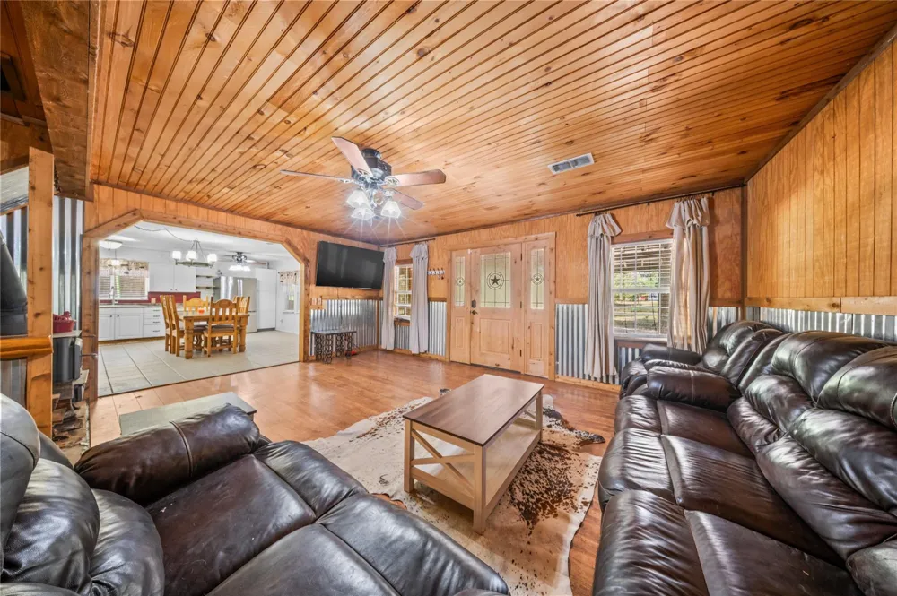 376 County Road 2008 Shelbyville, TX 75973