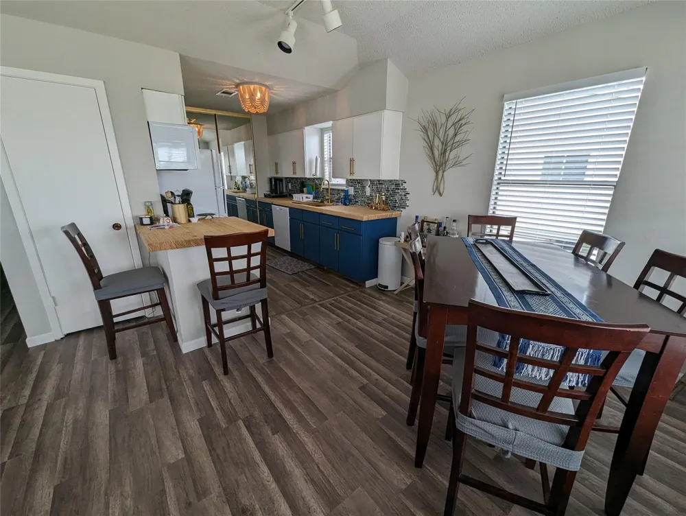 16716 Fletcher Christian Road Jamaica Beach, TX 77554