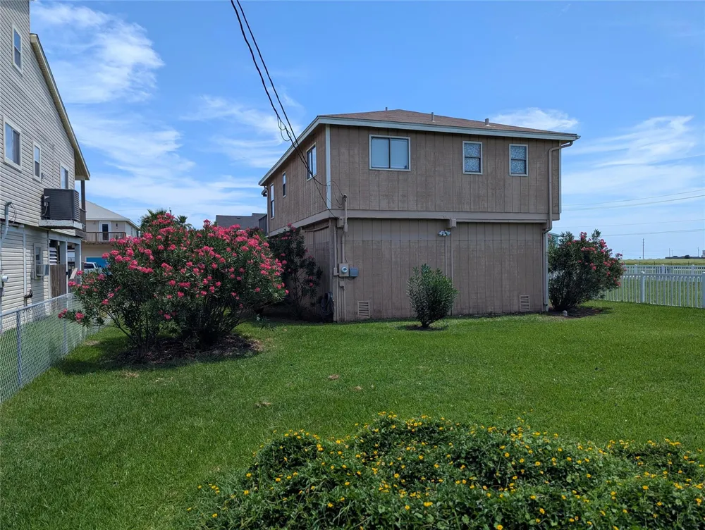 16716 Fletcher Christian Road Jamaica Beach, TX 77554