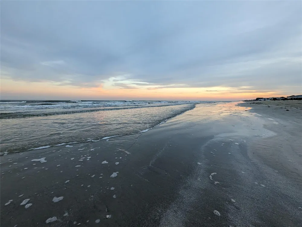 16716 Fletcher Christian Road Jamaica Beach, TX 77554