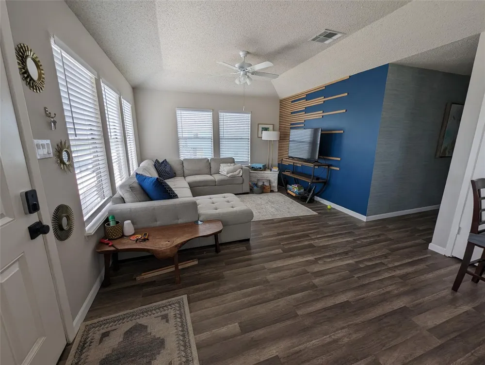 16716 Fletcher Christian Road Jamaica Beach, TX 77554