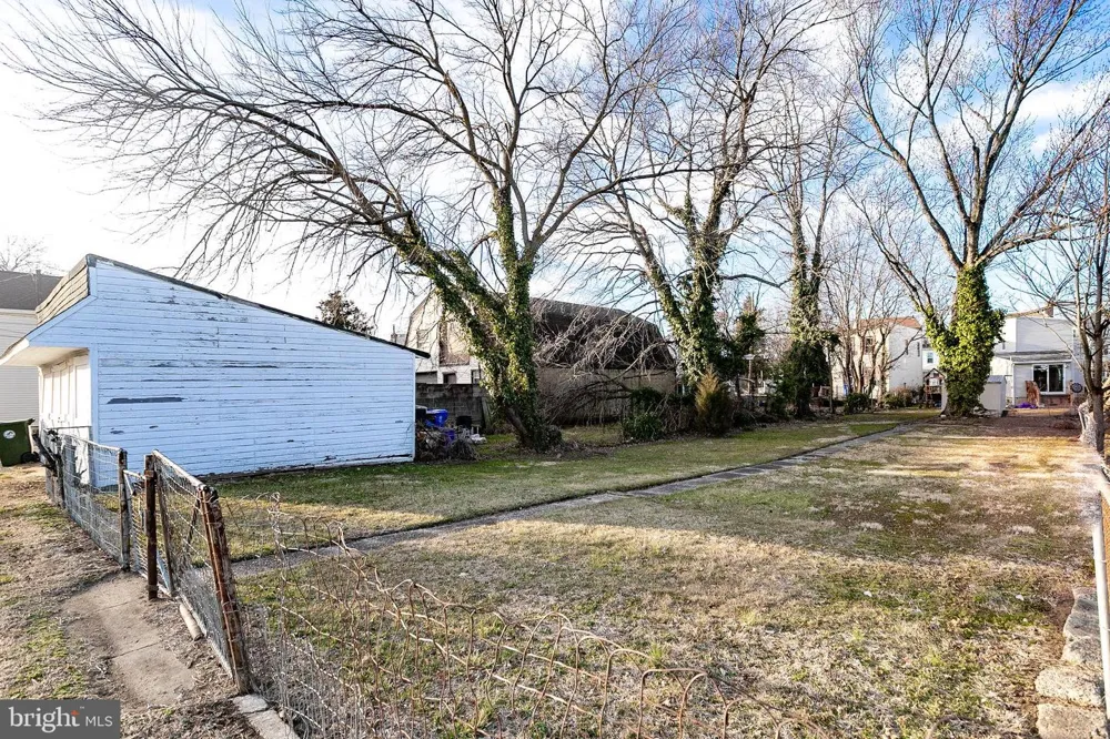709 COLUMBUS ROAD Burlington, NJ 08016