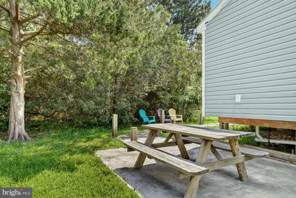 5190 PINE TREE WAY Chincoteague Island, VA 23336