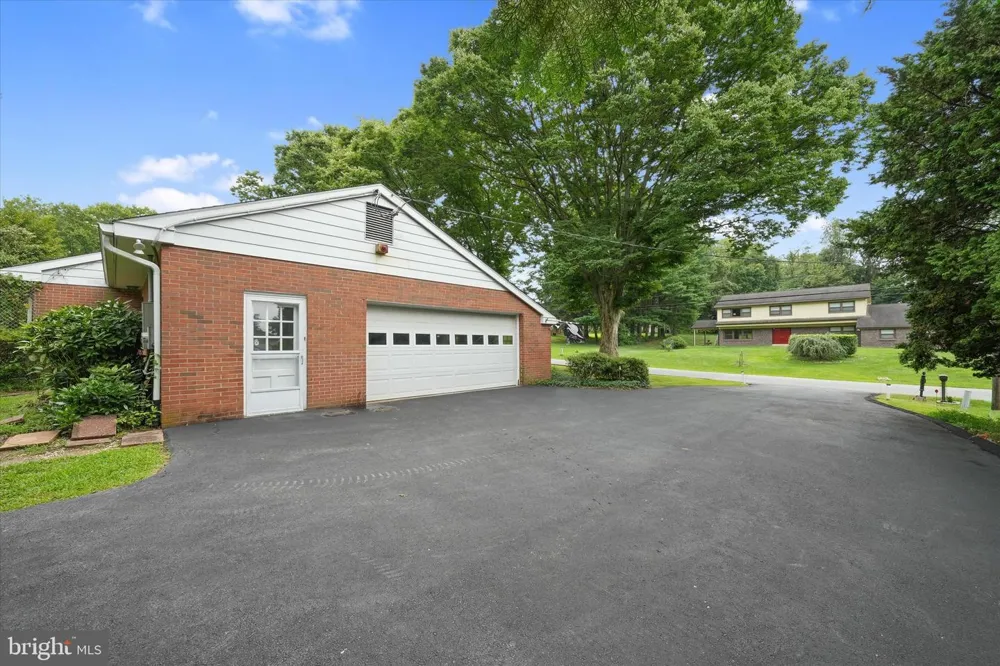 36 COVERED BRIDGE LANE Newark, DE 19711