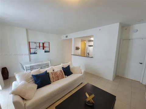 185 SE 14th Ter #1101