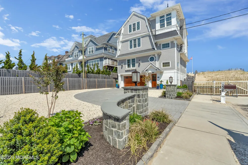 226 Dune Avenue Mantoloking, NJ 08738