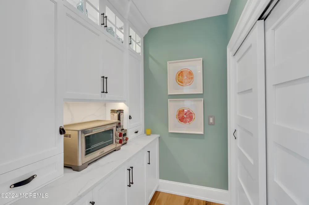 226 Dune Avenue Mantoloking, NJ 08738