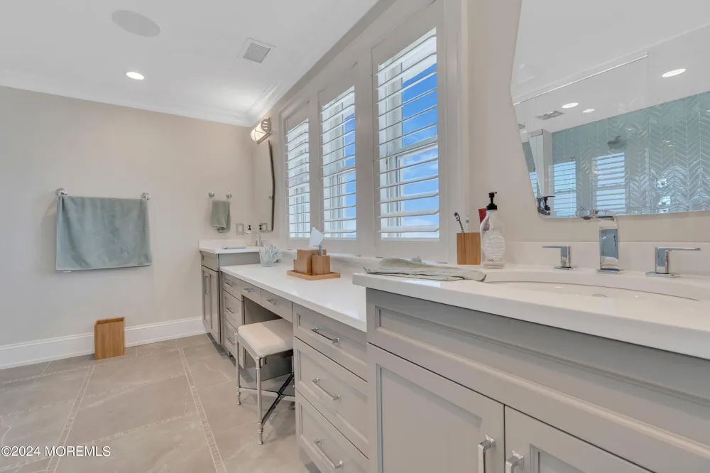 226 Dune Avenue Mantoloking, NJ 08738