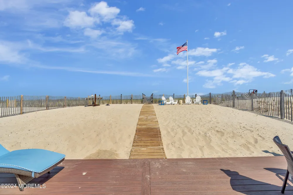 226 Dune Avenue Mantoloking, NJ 08738