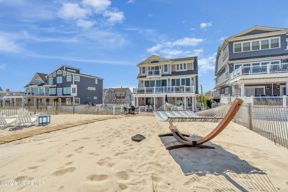 226 Dune Avenue Mantoloking, NJ 08738