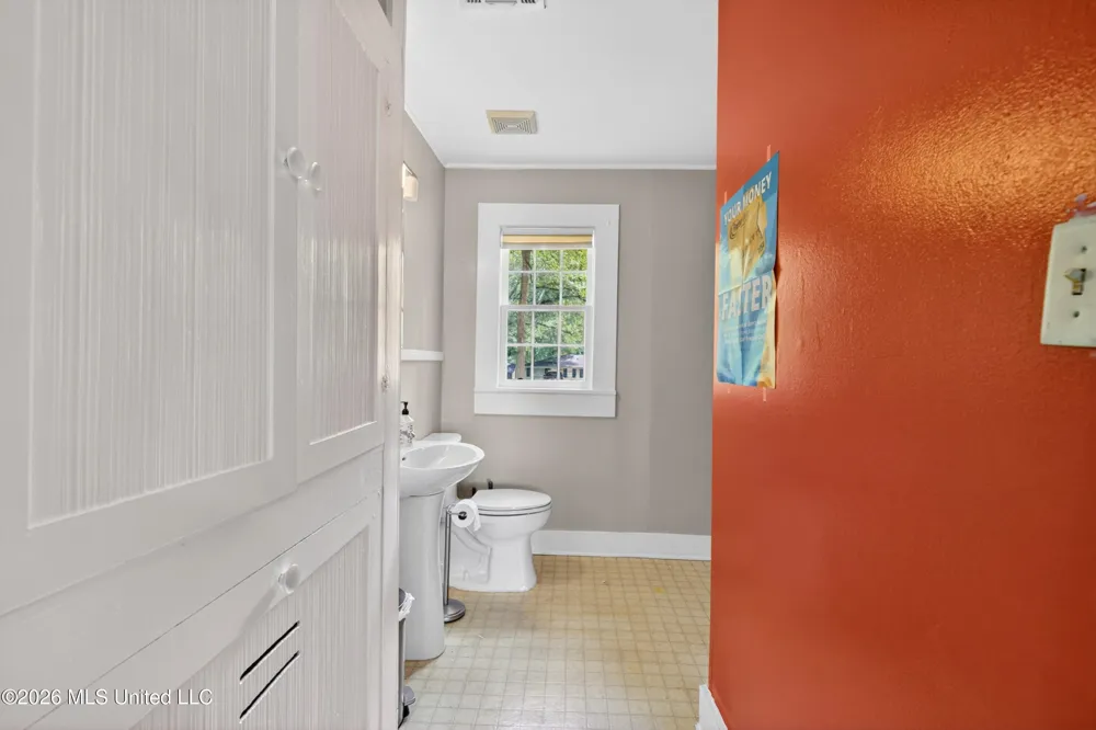 208 S 25th Avenue Hattiesburg, MS 39401
