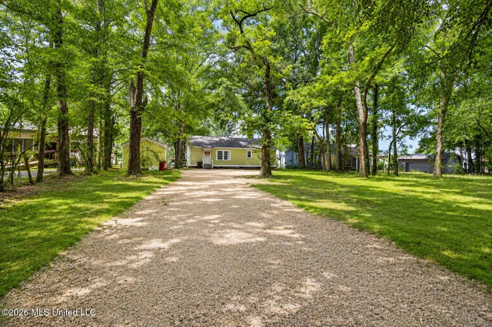 208 S 25th Avenue Hattiesburg, MS 39401