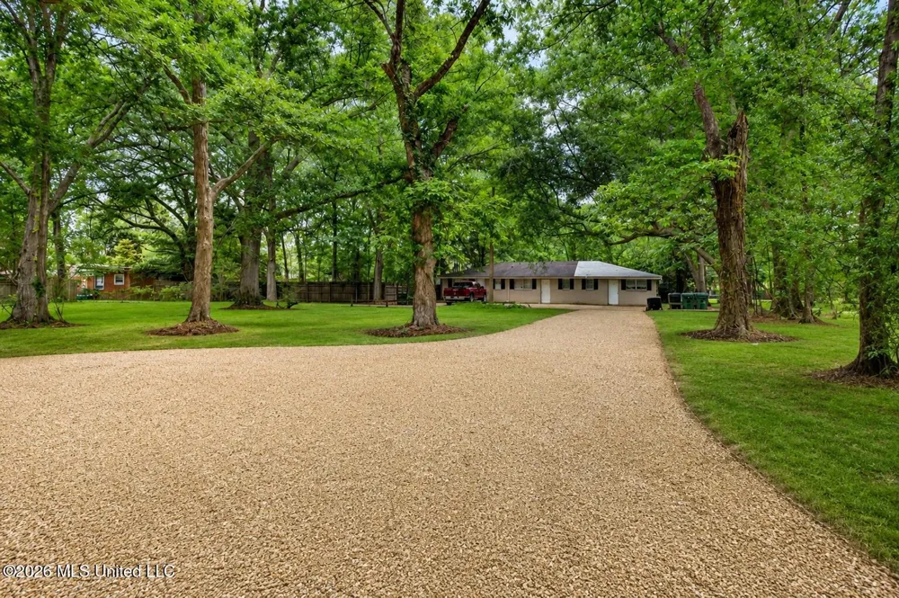 208 S 25th Avenue Hattiesburg, MS 39401